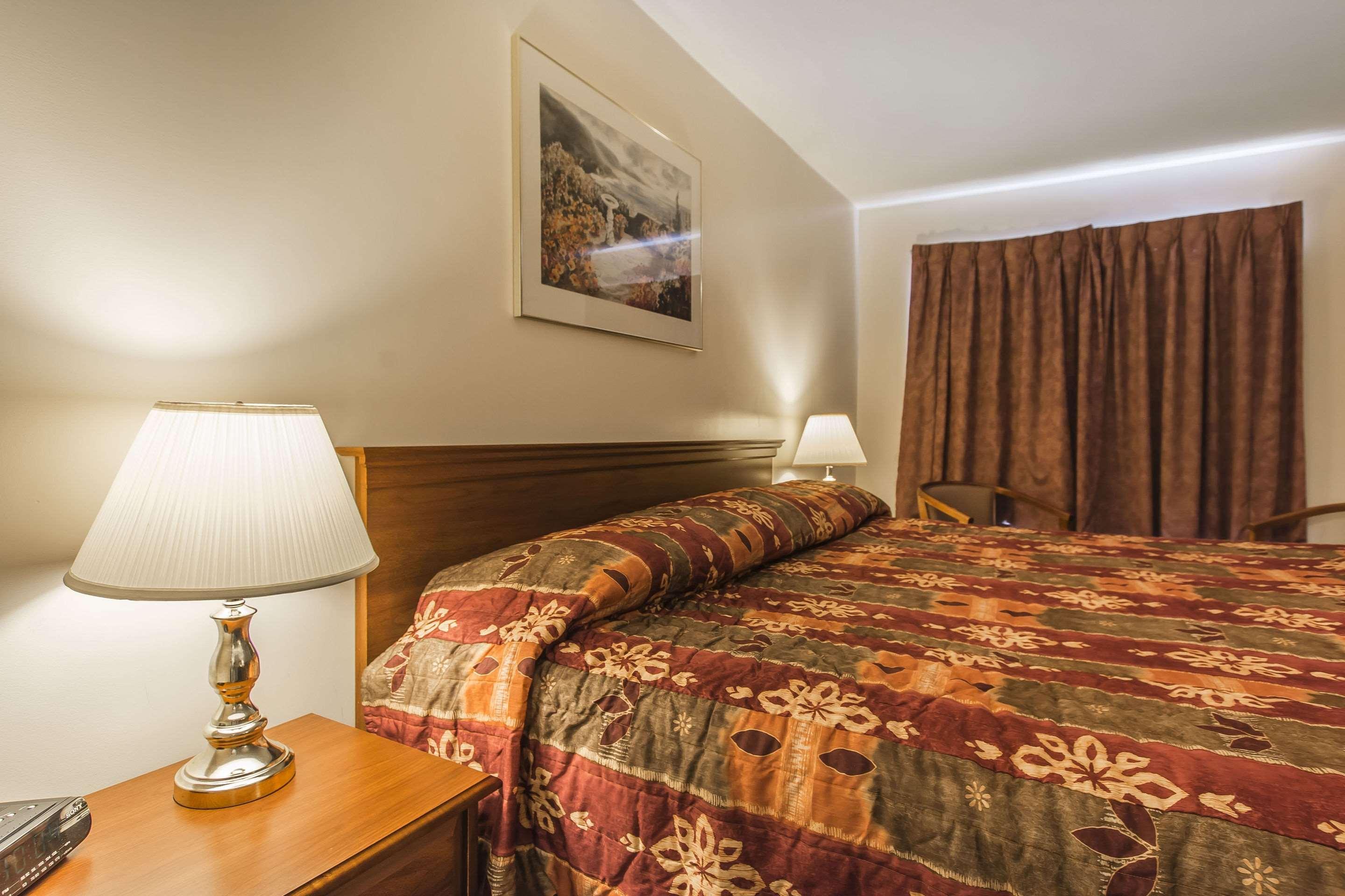Econo Lodge Inn & Suites Saint John Exterior foto