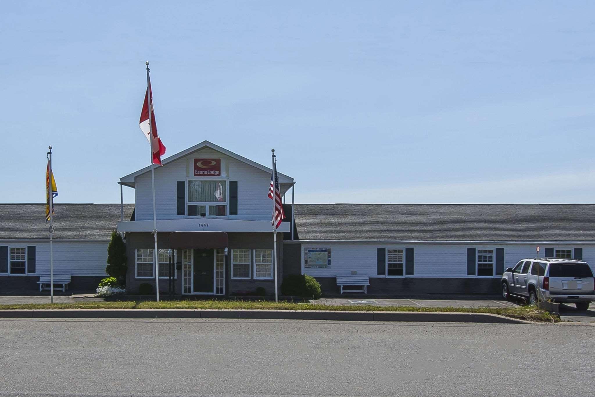 Econo Lodge Inn & Suites Saint John Exterior foto